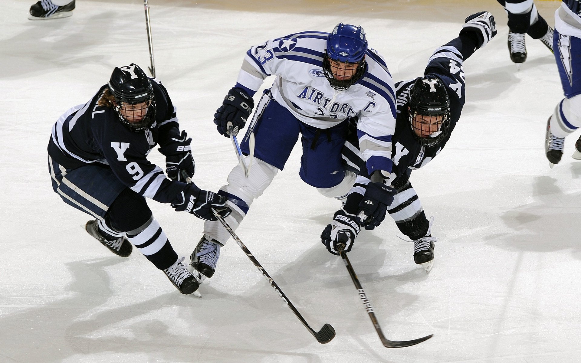 苏炳添与学弟同场竞技气氛友好，苏炳添vs
