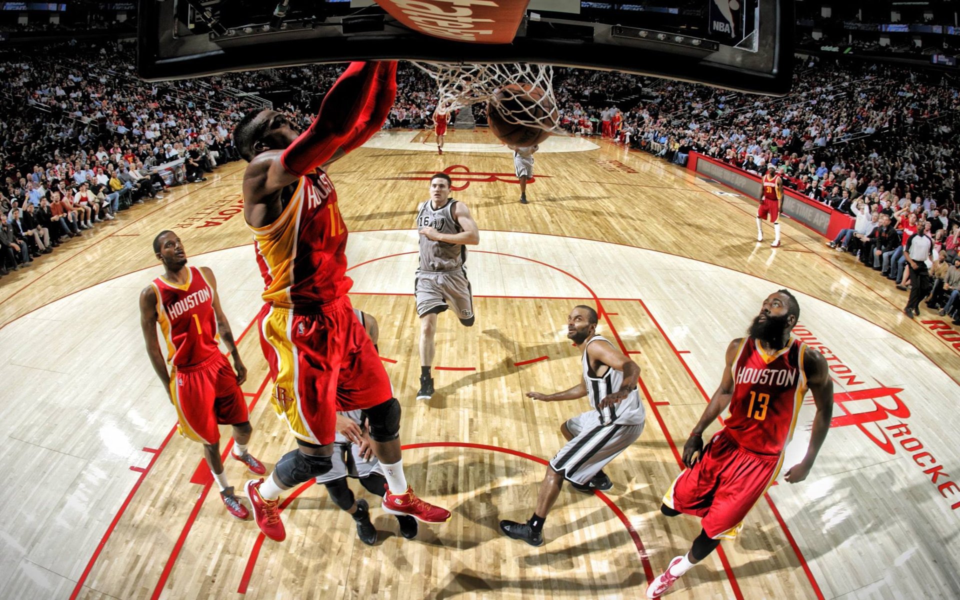 球迷两派争执不断！尤文锋霸二选一成热议焦点，nba尤文